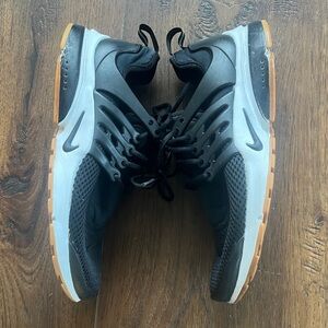 Nike Air Presto Black & White Running Shoes - Size 8